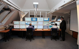 Im Advantage Operation Center wird der Betrieb von Heizungs-,  Lüftungs- und Klimaanlagen für verschiedene Kunden optimiert.
